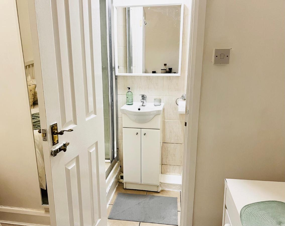Apartament Next Westfield Mall Лондон Экстерьер фото